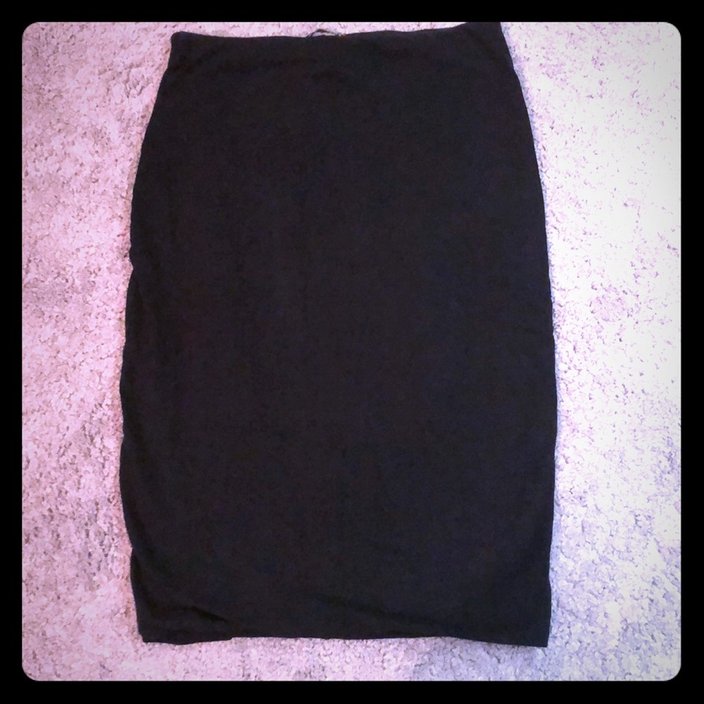 🔴H&M skirt, stretchy and spandex material